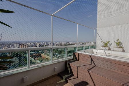 Apartamento para alugar com 250m², 3 quartos e 2 vagasVaranda