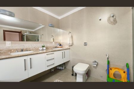 Apartamento à venda com 284m², 5 quartos e 3 vagasBanheiro da Suíte