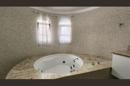 Apartamento à venda com 284m², 5 quartos e 3 vagasBanheiro da Suíte