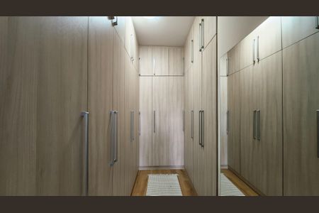 Apartamento à venda com 284m², 5 quartos e 3 vagasCloset da Suíte