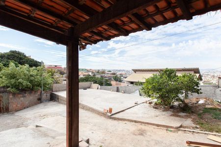 Casa à venda com 300m², 5 quartos e 5 vagasQuintal