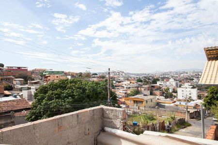 Casa à venda com 300m², 5 quartos e 5 vagasVista
