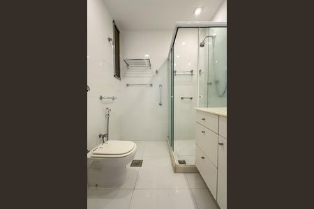 Apartamento para alugar com 170m², 3 quartos e 1 vaga Apartamento para alugar com 170m², 3 quartos e 1 vagaSuíte