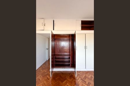 Apartamento para alugar com 170m², 3 quartos e 1 vaga Apartamento para alugar com 170m², 3 quartos e 1 vagaSuíte - Armários