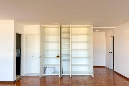 Apartamento para alugar com 170m², 3 quartos e 1 vaga Apartamento para alugar com 170m², 3 quartos e 1 vagaSala