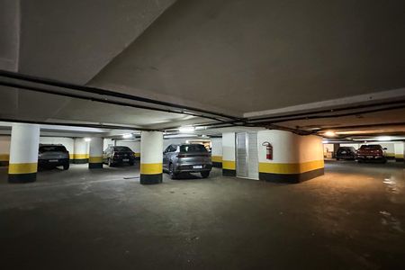 Apartamento para alugar com 170m², 3 quartos e 1 vaga Apartamento para alugar com 170m², 3 quartos e 1 vagaGaragem