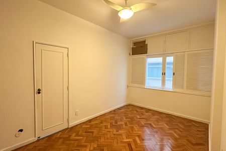 Apartamento para alugar com 170m², 3 quartos e 1 vaga Apartamento para alugar com 170m², 3 quartos e 1 vagaQuarto 01
