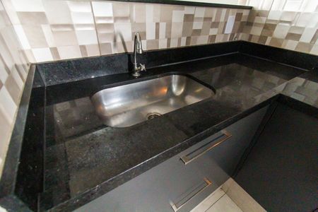 Apartamento para alugar com 47m², 2 quartos e 1 vaga Apartamento para alugar com 47m², 2 quartos e 1 vagaCozinha e Área de Serviço