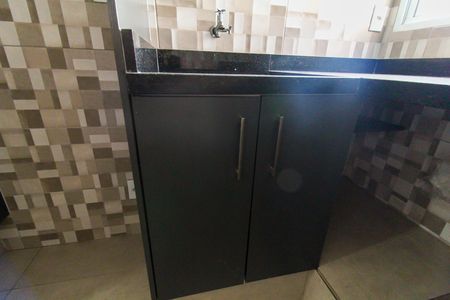 Apartamento para alugar com 47m², 2 quartos e 1 vaga Apartamento para alugar com 47m², 2 quartos e 1 vagaCozinha e Área de Serviço