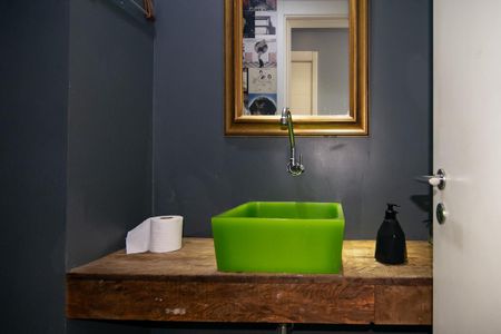 Apartamento à venda com 47m², 1 quarto e 1 vaga Apartamento à venda com 47m², 1 quarto e 1 vagaBanheiro de Serviço