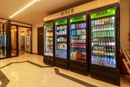 Studio para alugar com 28m², 0 quarto e sem vaga Studio para alugar com 28m², 0 quarto e sem vagaMini Mercado