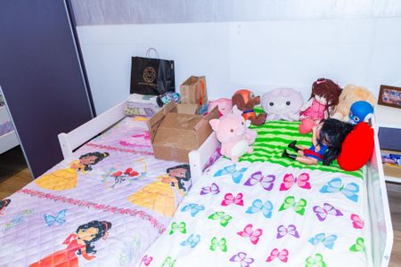 Casa de condomínio à venda com 140m², 3 quartos e 4 vagasSuíte