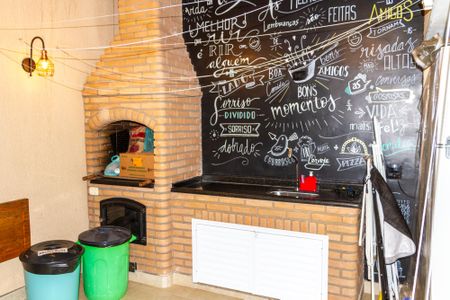 Casa de condomínio à venda com 140m², 3 quartos e 4 vagasChurrasqueira