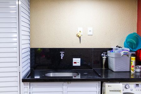 Casa de condomínio à venda com 140m², 3 quartos e 4 vagasLavanderia