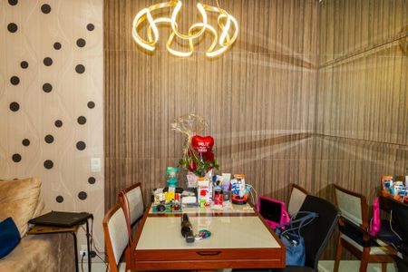Casa de condomínio à venda com 140m², 3 quartos e 4 vagasSala de Jantar