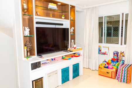 Casa de condomínio à venda com 140m², 3 quartos e 4 vagasSala