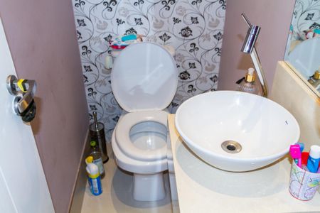 Casa de condomínio à venda com 140m², 3 quartos e 4 vagasLavabo 2