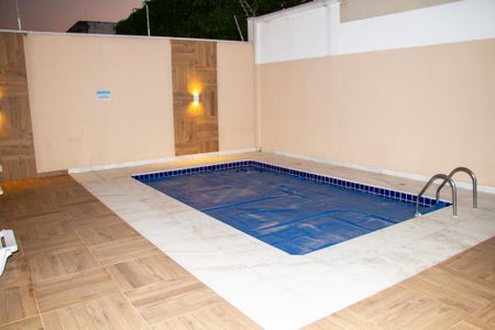 Casa de condomínio à venda com 140m², 3 quartos e 4 vagasPiscina