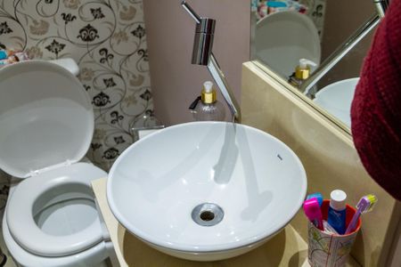Casa de condomínio à venda com 140m², 3 quartos e 4 vagasLavabo 2