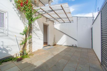 Casa para alugar com 340m², 6 quartos e 1 vaga Casa para alugar com 340m², 6 quartos e 1 vagaGaragem