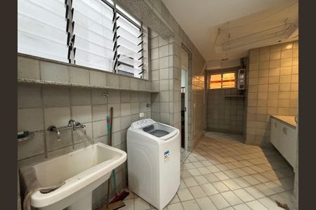 Apartamento à venda com 210m², 3 quartos e 1 vagaÁrea de serviço