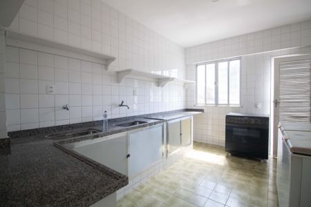 Apartamento à venda com 210m², 3 quartos e 1 vagaCobertura - área comum com vista para o mar - cozinha do salão de festas