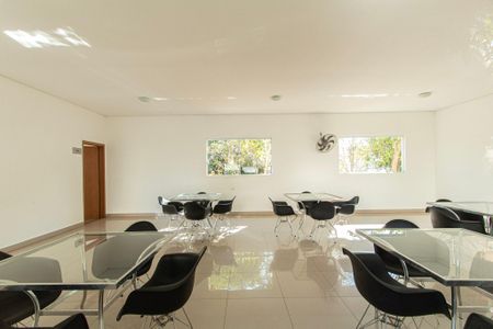 Apartamento para alugar com 43m², 2 quartos e 1 vaga Apartamento para alugar com 43m², 2 quartos e 1 vagaÁrea comum - Salão de festas