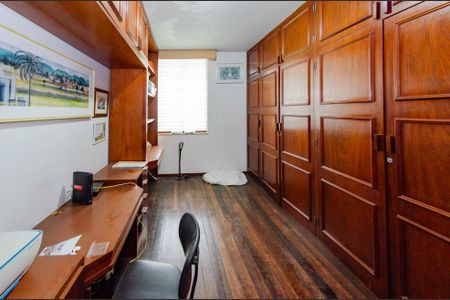 Casa à venda com 1000m², 5 quartos e 8 vagas Casa à venda com 1000m², 5 quartos e 8 vagasQuarto 4