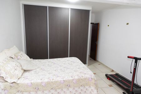 Casa à venda com 300m², 3 quartos e 3 vagas Casa à venda com 300m², 3 quartos e 3 vagasSuite 2