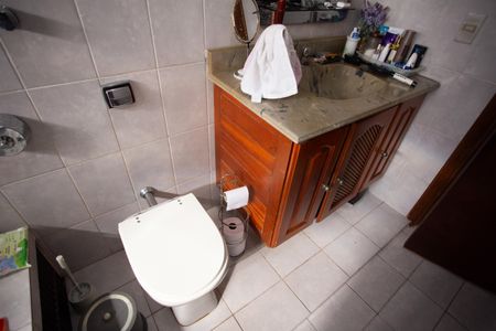 Casa à venda com 256m², 5 quartos e 4 vagasBanheiro do Quarto 2