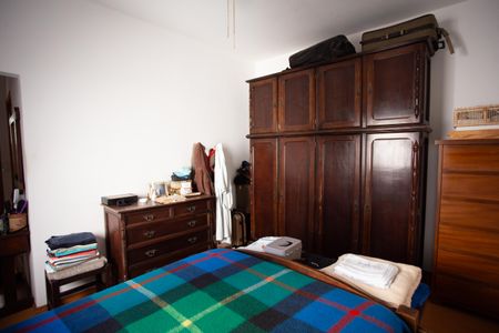 Casa à venda com 256m², 5 quartos e 4 vagasQuarto 2