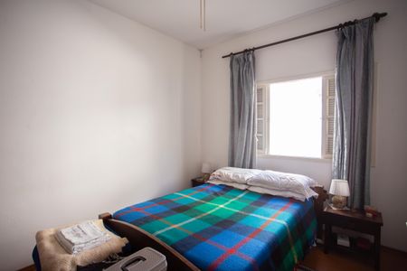 Casa à venda com 256m², 5 quartos e 4 vagasQuarto 2