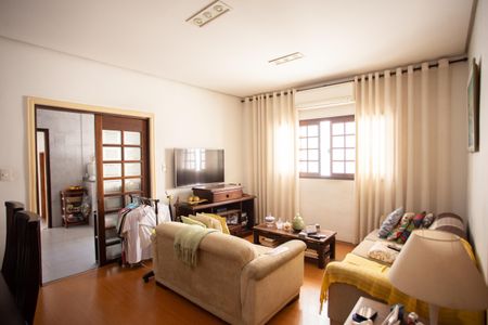 Casa à venda com 256m², 5 quartos e 4 vagasSala de Estar