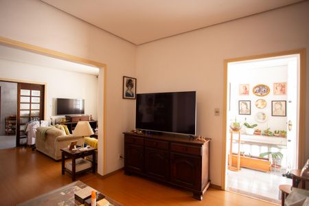 Casa à venda com 256m², 5 quartos e 4 vagasSala de Estar