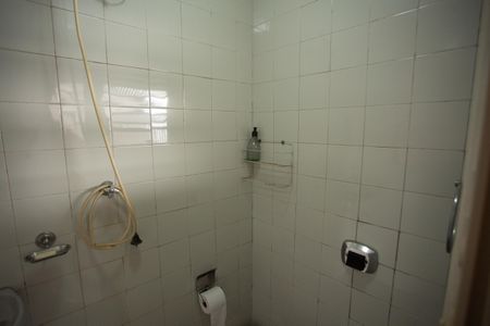 Casa à venda com 256m², 5 quartos e 4 vagasBanheiro 2