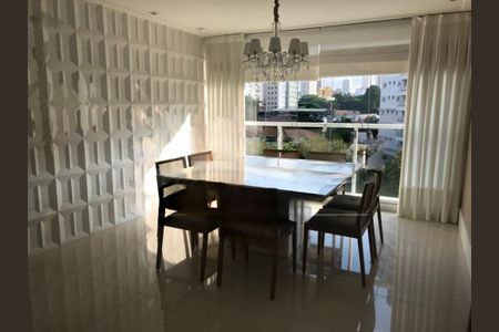 Apartamento à venda com 230m², 3 quartos e 4 vagas