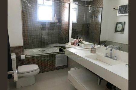 Apartamento à venda com 230m², 3 quartos e 4 vagas