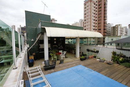 Apartamento à venda com 170m², 4 quartos e 3 vagasPiscina