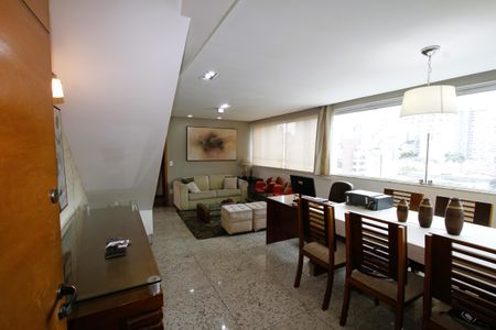 Apartamento à venda com 170m², 4 quartos e 3 vagasSala