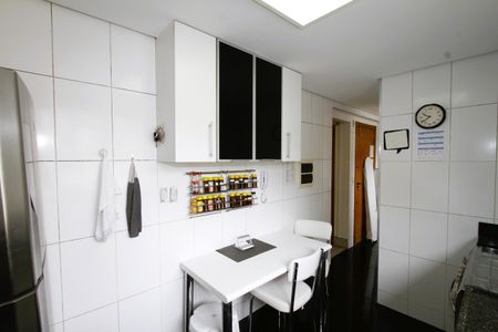 Apartamento à venda com 170m², 4 quartos e 3 vagasCozinha