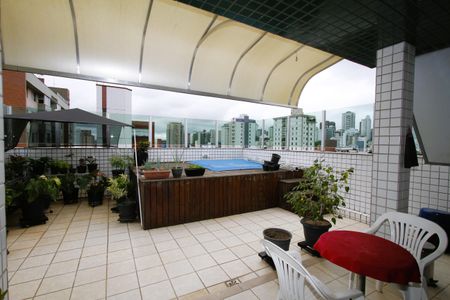 Apartamento à venda com 170m², 4 quartos e 3 vagasPiscina