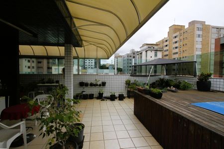 Apartamento à venda com 170m², 4 quartos e 3 vagasCobertura