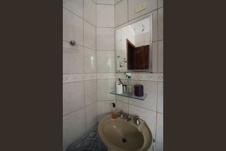 Casa à venda com 173m², 2 quartos e 2 vagasBanheiro Social