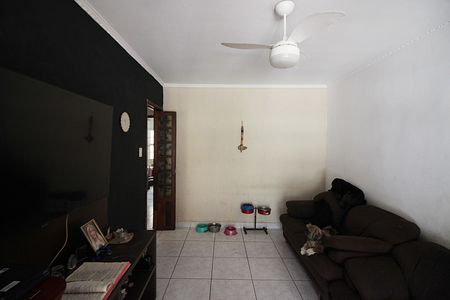 Casa à venda com 173m², 2 quartos e 2 vagasSala