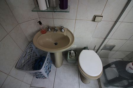 Casa à venda com 173m², 2 quartos e 2 vagasBanheiro Social