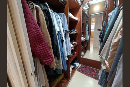 Apartamento à venda com 224m², 3 quartos e 4 vagasCloset da suíte 1