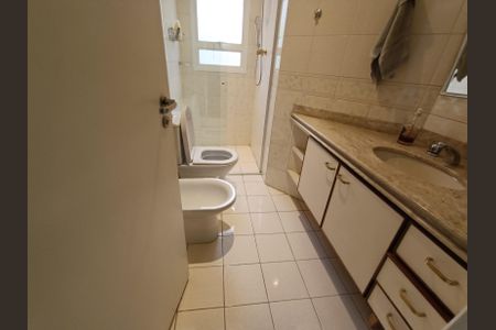 Apartamento à venda com 224m², 3 quartos e 4 vagasBanheiro da Suíte 3