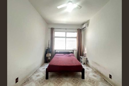 Casa de condomínio à venda com 210m², 3 quartos e 3 vagas