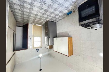 Casa de condomínio à venda com 210m², 3 quartos e 3 vagas