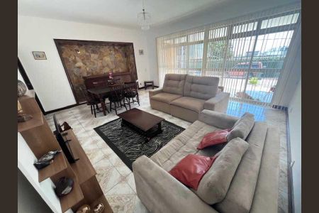 Casa de condomínio à venda com 210m², 3 quartos e 3 vagas